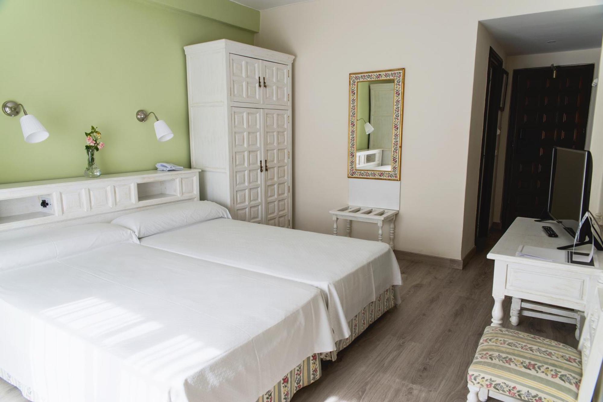 Twin Room Extra Bed,913762291:JPEG